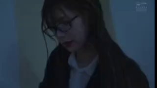 姐姐的男友上帝视角看闷骚女大学生穿黑丝和男朋友开房。【约炮群看下边】